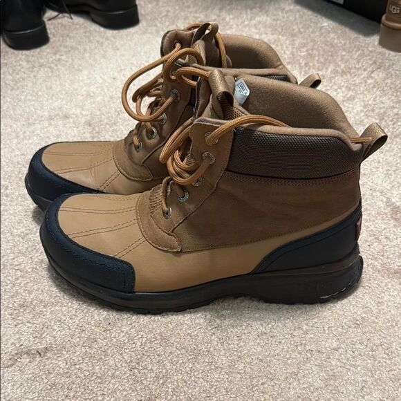 UGG Emmett duck boot Tan and Black Weather-Resistant Snow Boots - Picture 3 of 8
